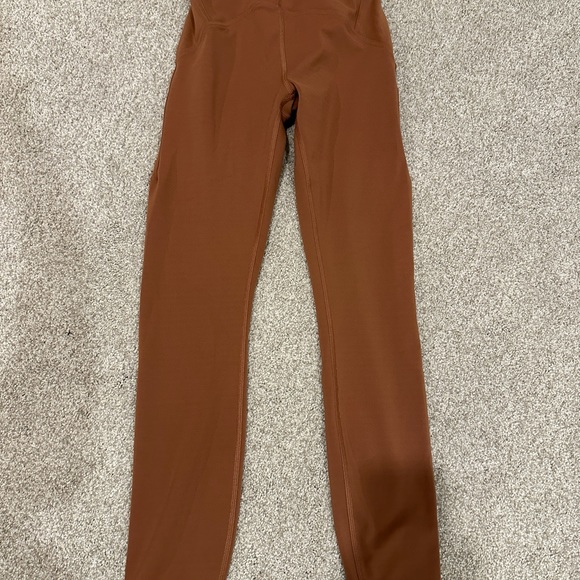 like new lululemon power thru high rise tight date brown 25” size 4 - Picture 4 of 4